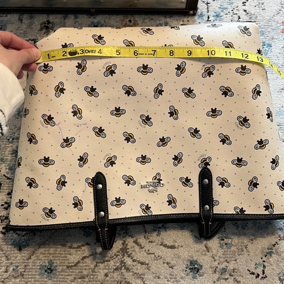 Coach Reversible City Tote Black & Bee Print 🐝 - Picture 8 of 17